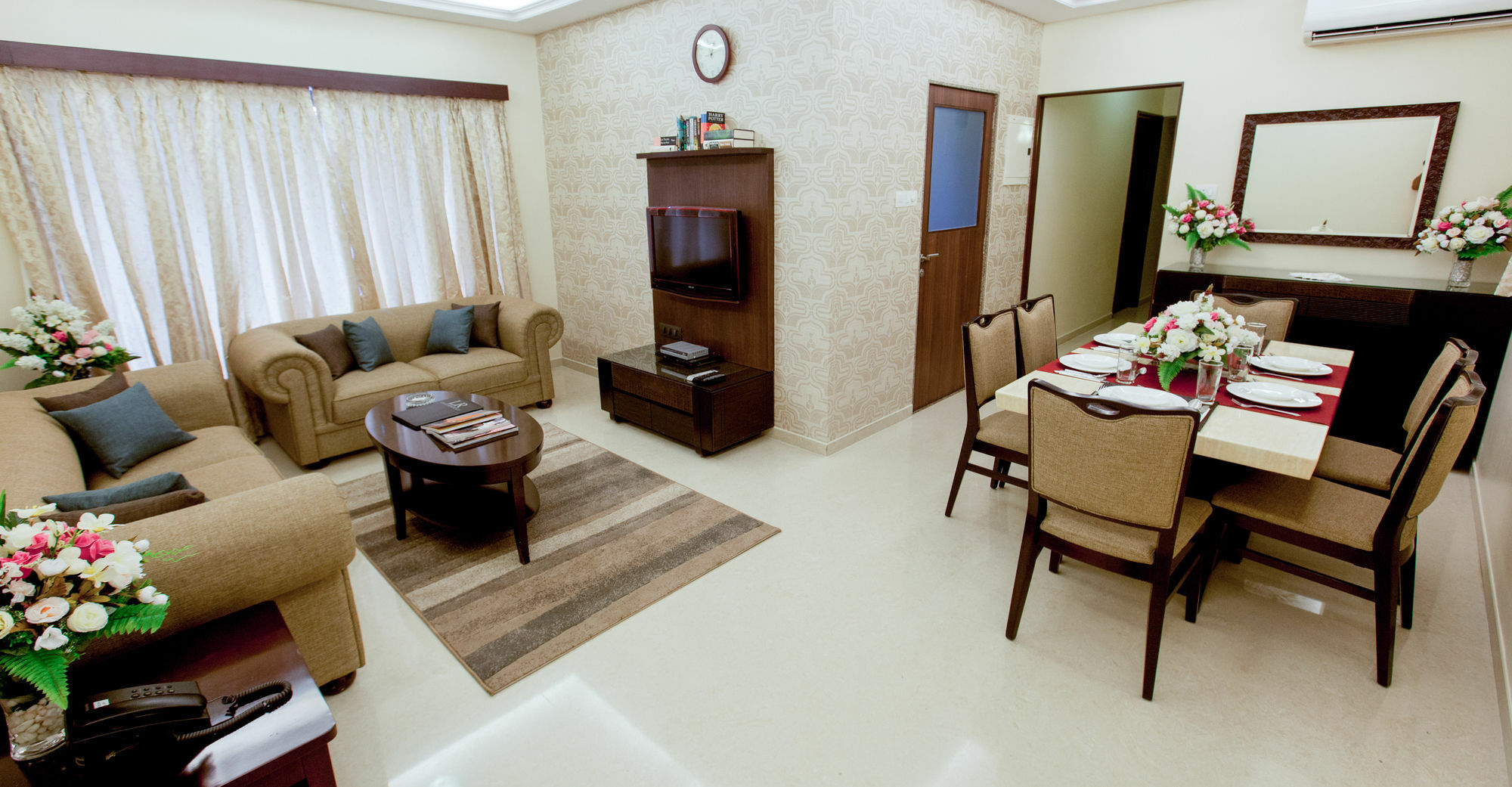 Lalco Residency Hotel 4*